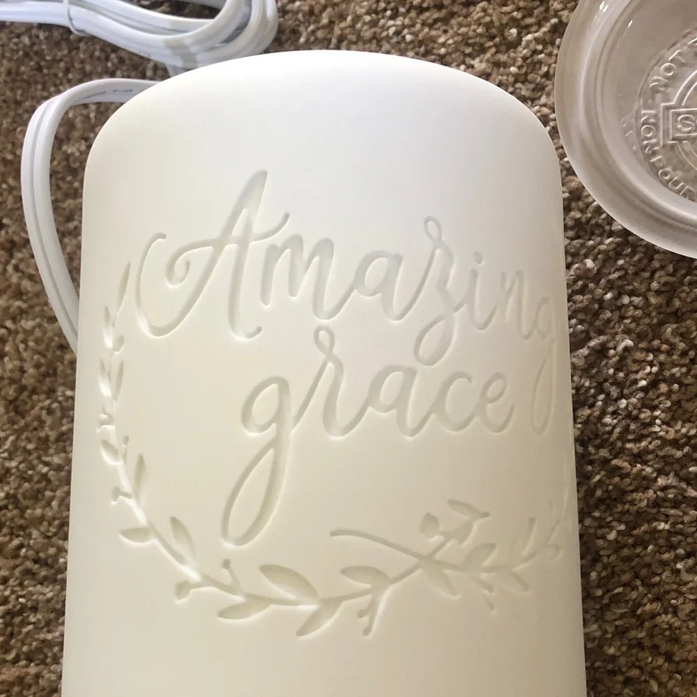 Scentsy Amazing Grace wax warmer New in Box - Picture 6 of 8
